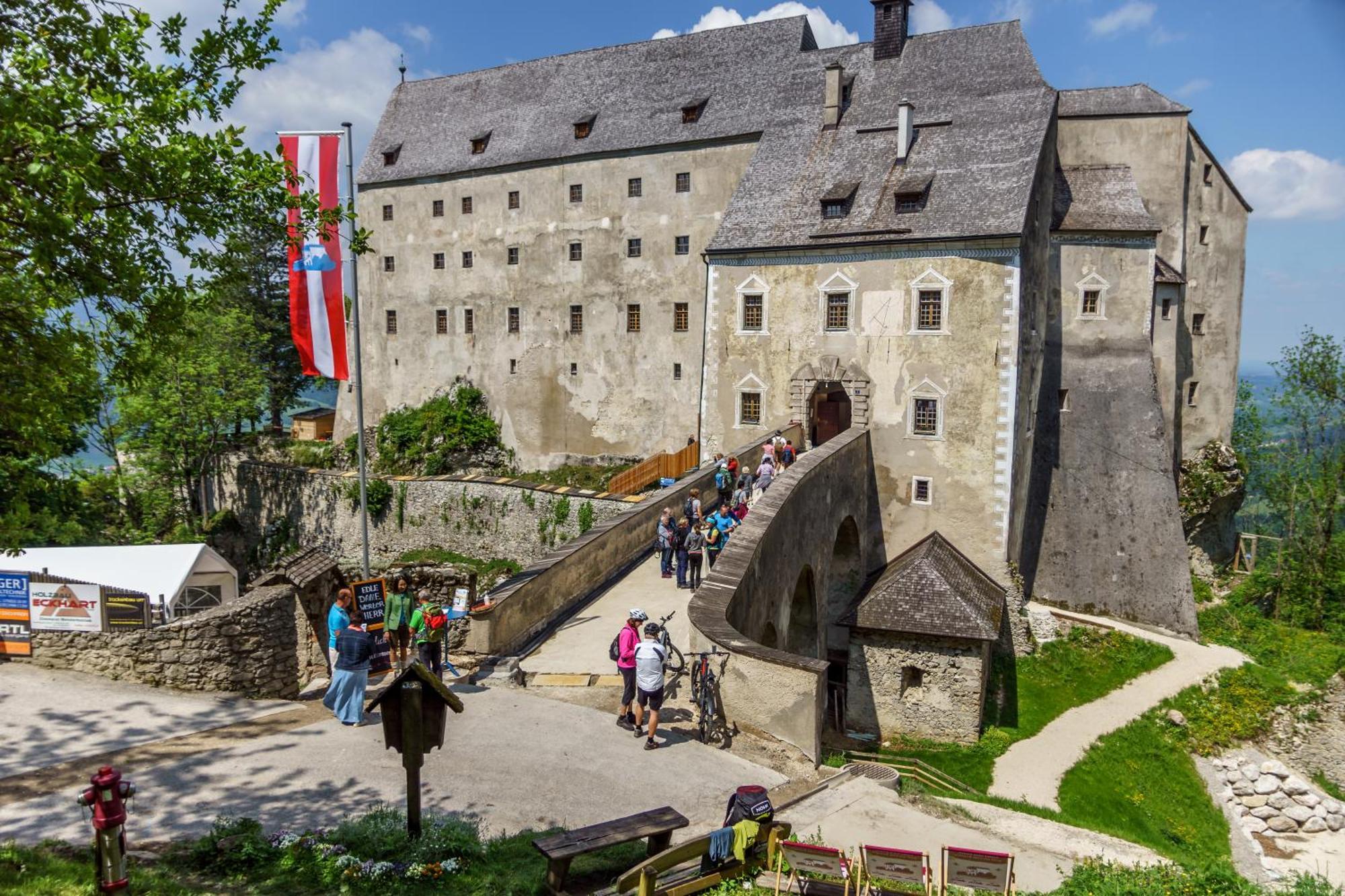 Отель Burg Altpernstein Micheldorf in Oberosterreich Экстерьер фото