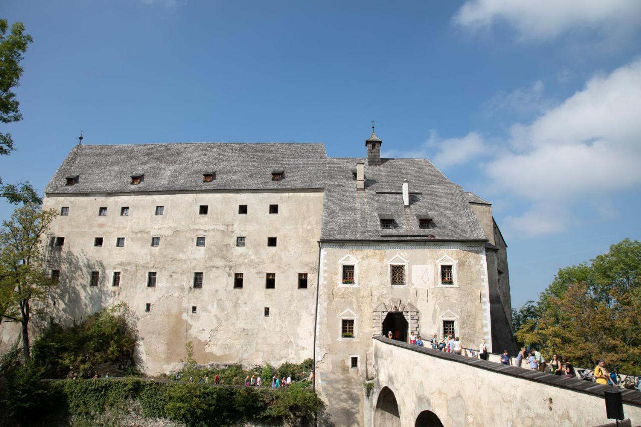 Отель Burg Altpernstein Micheldorf in Oberosterreich Экстерьер фото